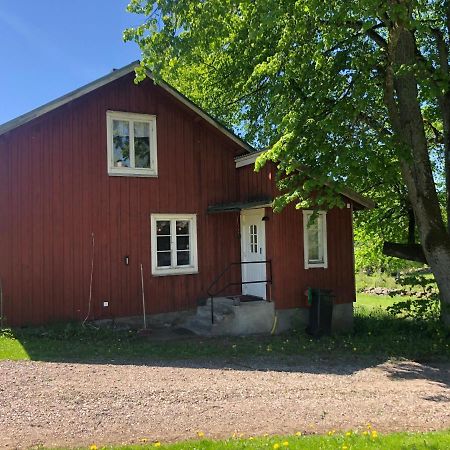 Mysig Lantlig Stuga, Nycklaroer Korsberga Buitenkant foto