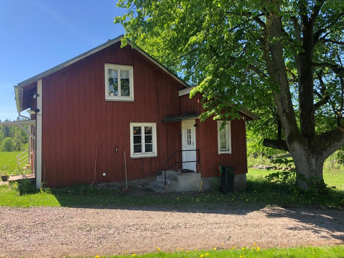 Mysig Lantlig Stuga, Nycklaroer Korsberga Buitenkant foto