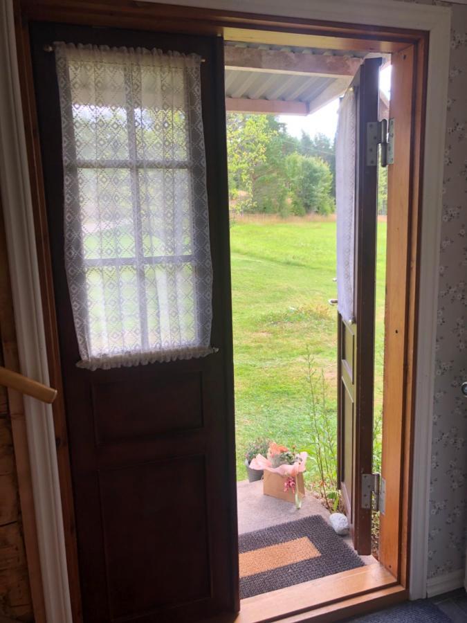 Mysig Lantlig Stuga, Nycklaroer Korsberga Buitenkant foto